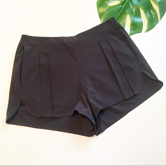 lululemon athletica Pants - Lululemon Activewear Shorts Pleated Zip Pockets